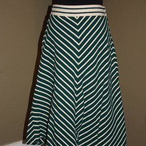 ANTHROPOLOGIE HARLYN HOLIDAY GREEN WHITE CHEVRON PATTERN SKIRT - MEDIUM 4 6